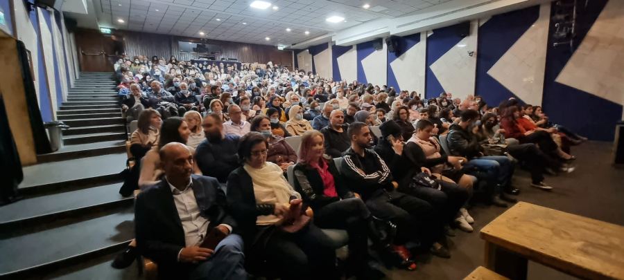 المئات في الناصرة يستقبلون الفنان الفلسطيني محمد بكري بكل حفاوة 